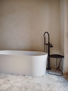 Read more about the article How to Choose the Right Plumber in Dubai